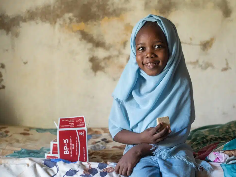 Au Soudan, L'État de Gezira a connu une forte augmentation des cas de malnutrition, en particulier chez les enfants déplacés. L'UNICEF mis en place des actions pour améliorer la santé et le bien-être des enfants de moins de cinq ans par la détection précoce et le traitement de la malnutrition, ainsi que par la prévention. © UNICEF/UNI462548/Mohamdeen