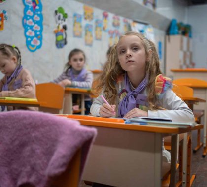 Ukraine : la reconstruction du pays dépend de la reprise de l’éducation des enfants 