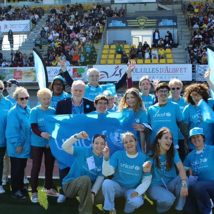 Dans le comité de Gironde, lors du match de gala à Mont-de-Marsan, où une vingtaine de bénévoles étaient présents, plus de 15 000 euros ont été récoltés en faveur de l'UNICEF. © UNICEF/France