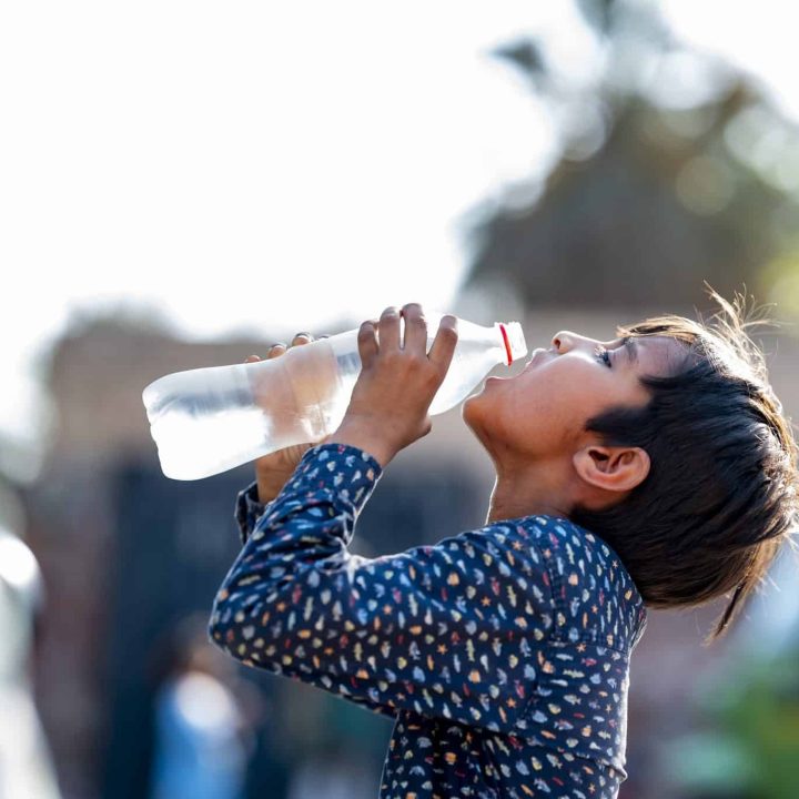 canicule pakistan enfant