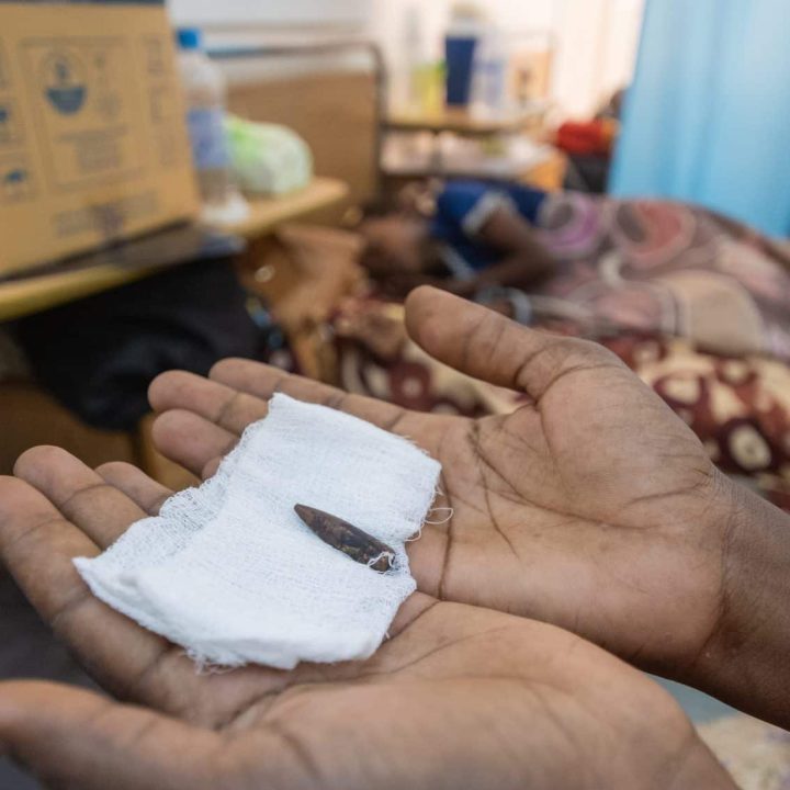 attaques soudan enfant blessée