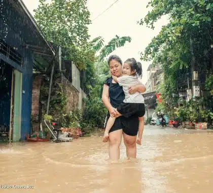 Inondations sans précédent : l’urgence de protéger les enfants