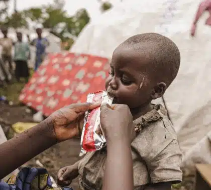 Près de 2 millions d’enfants atteints de malnutrition sévère sont en danger de mort