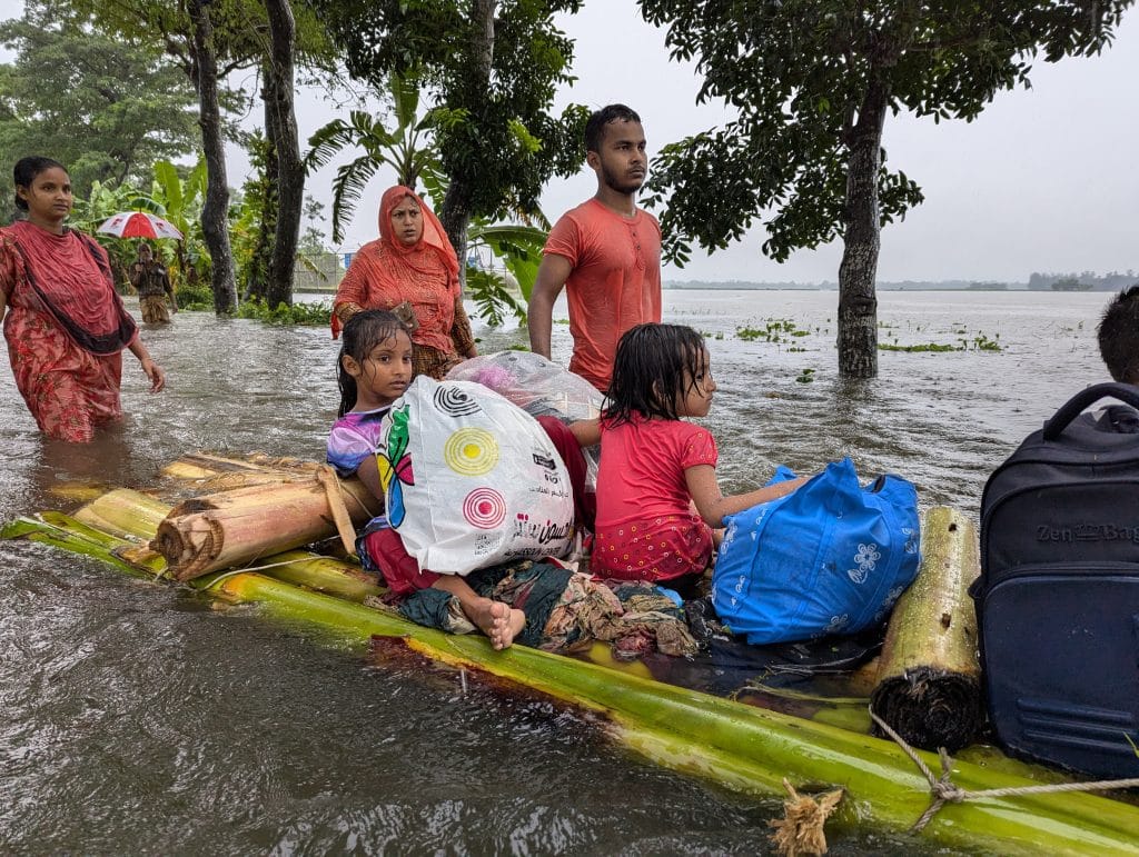 En août 2024, au sud du Bangladesh, plus de 5 millions de personnes, dont 2 millions d'enfants, ont été affectées par des inondations dévastatrices. © UNICEF/UNI631578/