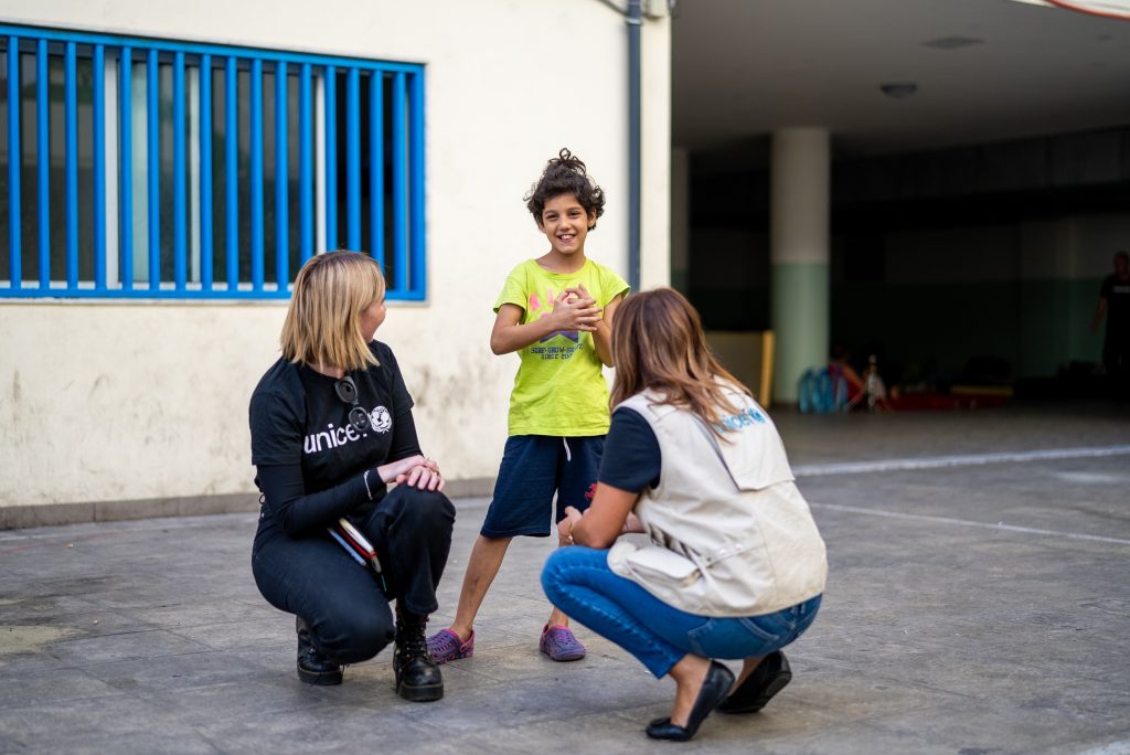 Ghazal, une fillette de 9 ans, a été déplacée de sa maison du sud du Liban.© UNICEF/UNI655507/Choufany