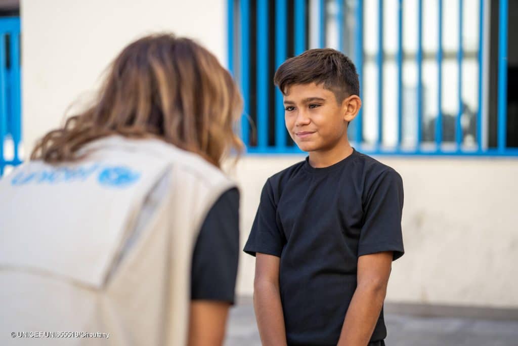 Mohammad, un garçon de 13 ans. Sa maison lui manque et il espère que la guerre prendra fin pour qu'il puisse retourner à l'école. © UNICEF/UNI655518/Choufany