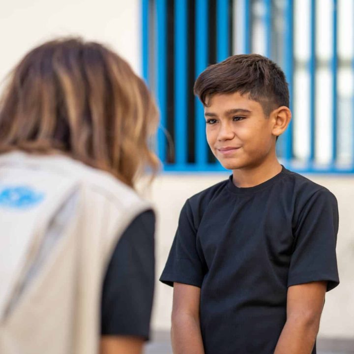 Mohammad a 13 ans. Sa maison lui manque et il espère que la guerre prendra fin pour qu'il puisse retourner à l'école. © UNICEF/UNI655518/Choufany