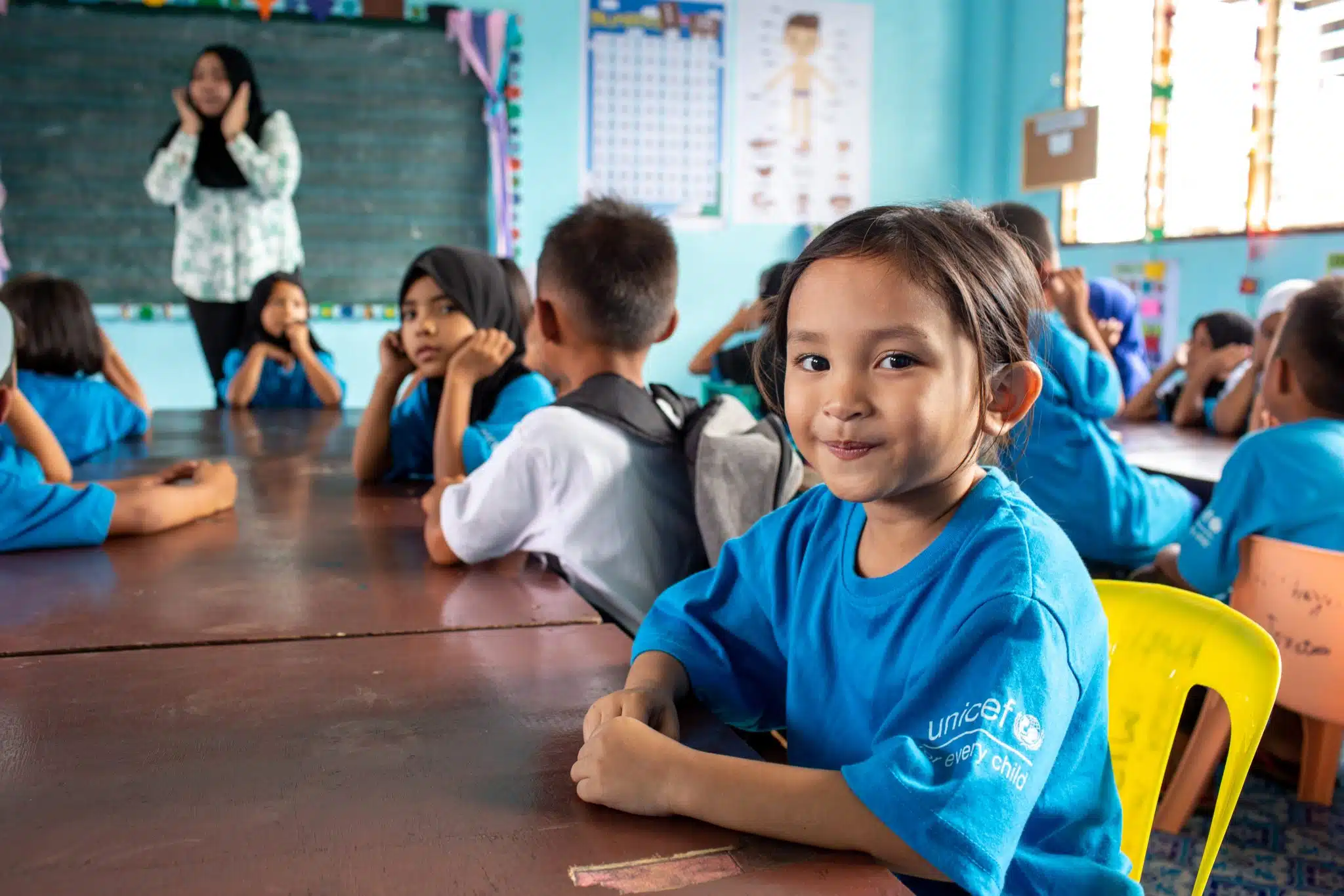 En 2017, la ville de Marawi dans les Philippines a été dévastée par 5 mois de combats. La ville a été prise par des groupes armés non étatiques avant d'être reprise par les forces armées des Philippines. Au cours de conflit, Janna a été déplacée et sa maison détruite. © UNICEF/UNI217301/Kokic